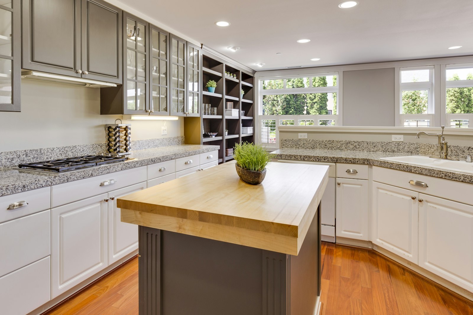 Modern kitchen remodeling with quartz countertops — New York