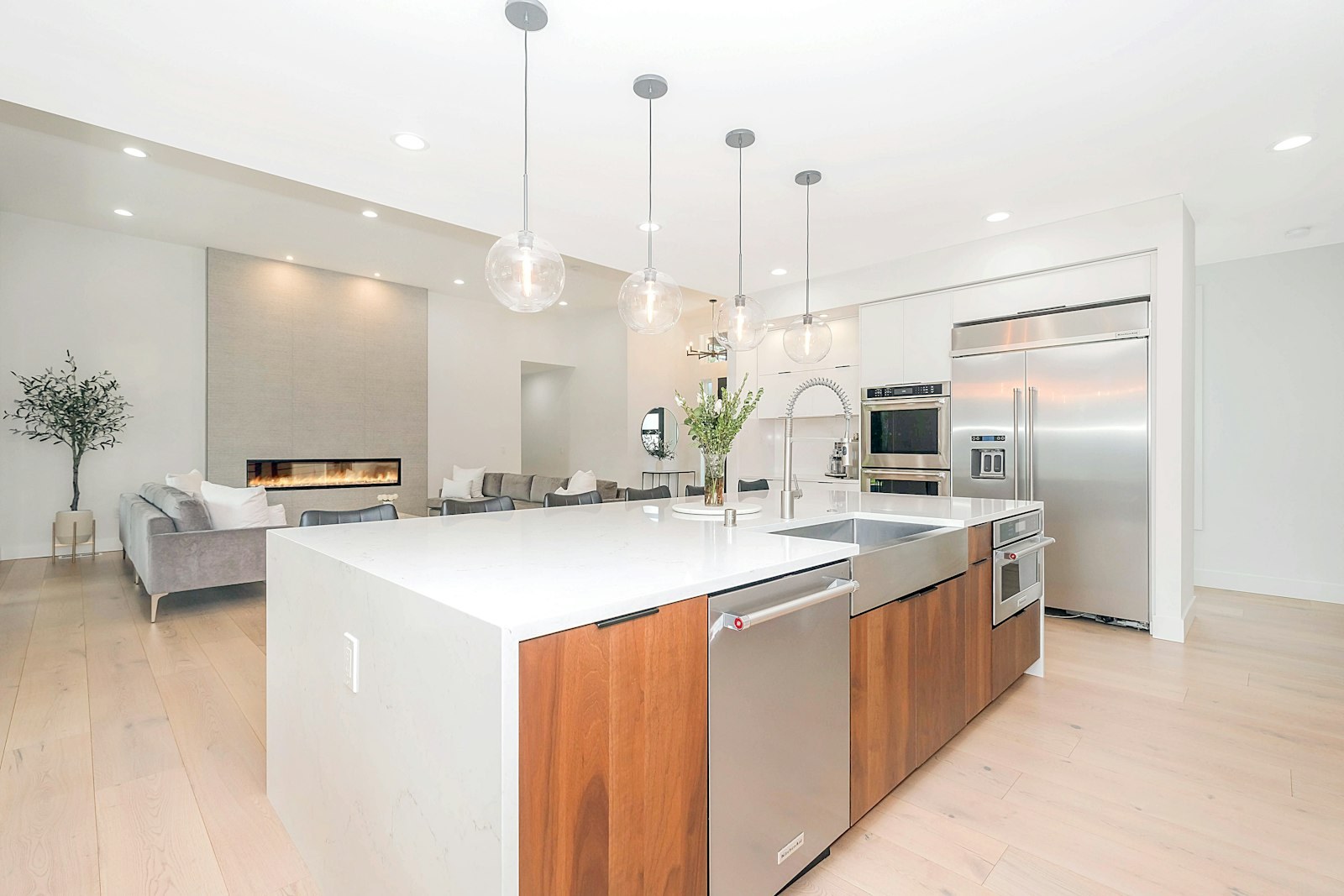 Bathroom Remodeling in Bohemia, NY — Luxury kitchen renovation with custom cabinetry — Suffolk County, NY